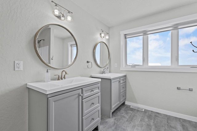 1725 RED OAK STREET, Green Bay, WI 54313