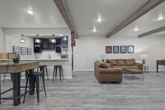 1725 RED OAK STREET, Green Bay, WI 54313