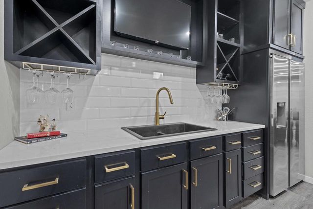 1725 RED OAK STREET, Green Bay, WI 54313