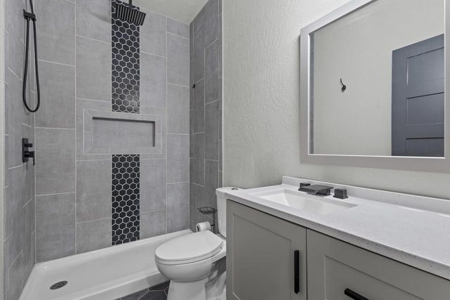 1725 RED OAK STREET, Green Bay, WI 54313