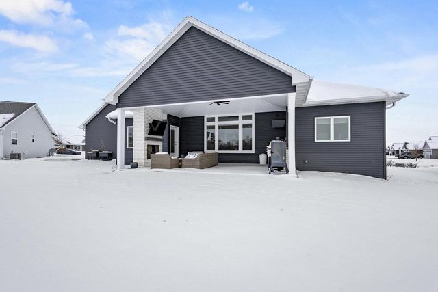 1725 RED OAK STREET, Green Bay, WI 54313