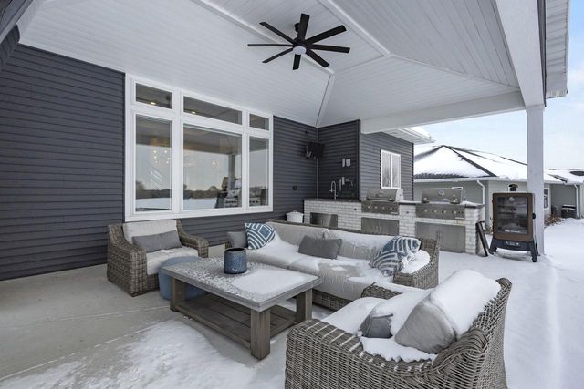 1725 RED OAK STREET, Green Bay, WI 54313