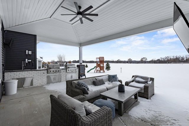 1725 RED OAK STREET, Green Bay, WI 54313