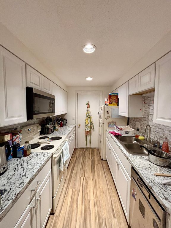 11 Academy Place 36, Saco, ME 04072 — photo 3