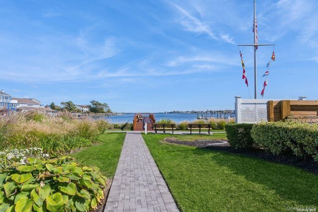 100 Baker Court 118, Island Park, NY 11558