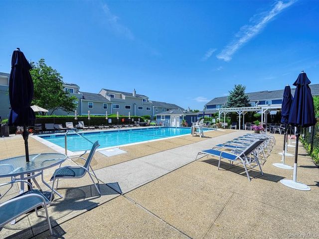 100 Baker Court 118, Island Park, NY 11558