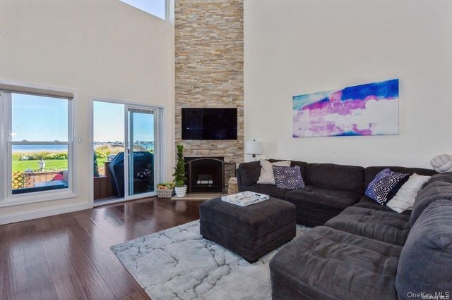 100 Baker Court 118, Island Park, NY 11558