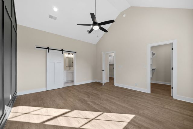 3860 Chapel Hill Rd, Clarksville, TN 37040