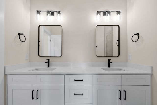 3860 Chapel Hill Rd, Clarksville, TN 37040