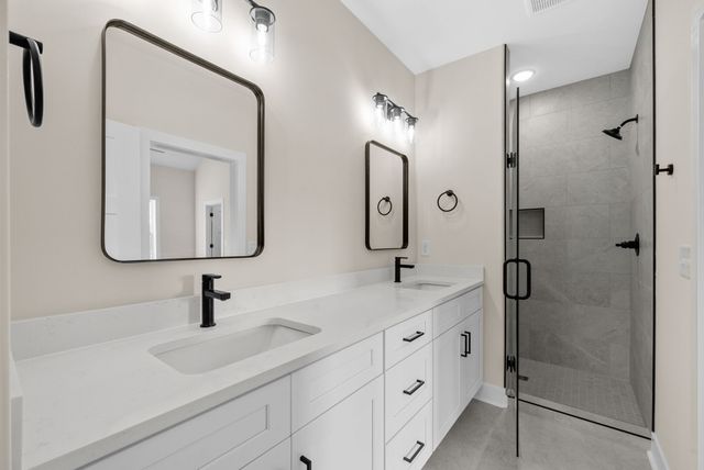 3860 Chapel Hill Rd, Clarksville, TN 37040