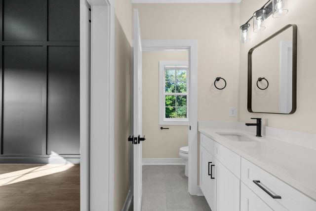 3860 Chapel Hill Rd, Clarksville, TN 37040