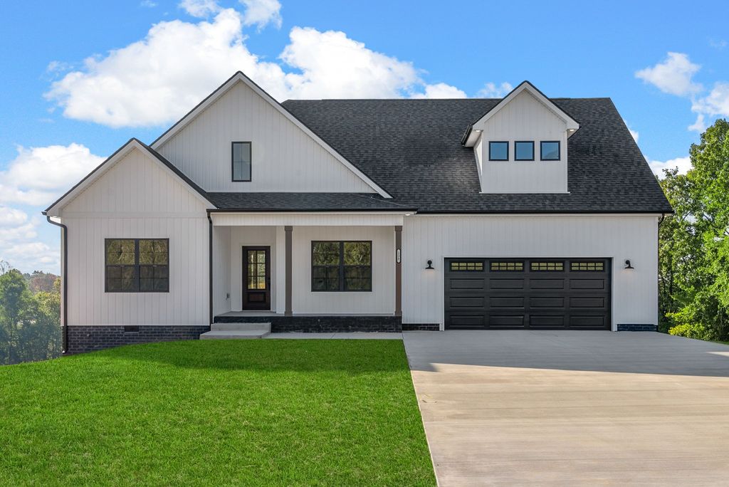 3860 Chapel Hill Rd, Clarksville, TN 37040