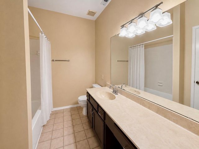 17659 Red Oak Drive 7659, Houston, TX 77090