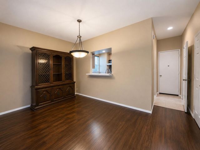 17659 Red Oak Drive 7659, Houston, TX 77090