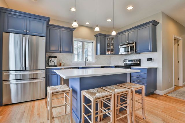 72 Mountain Village Road, Windham, NH 03087