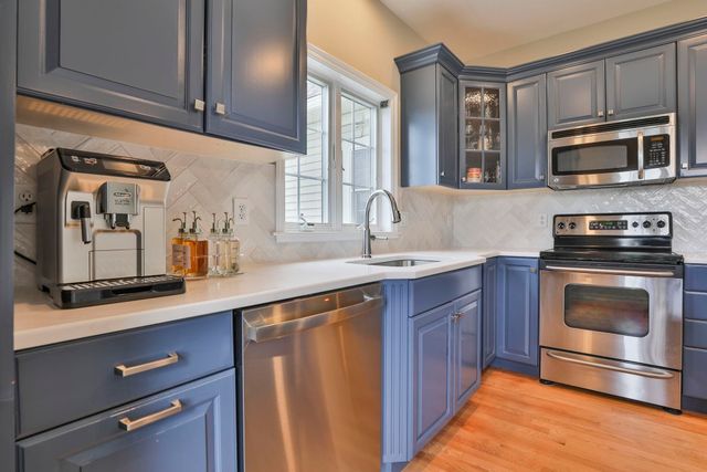 72 Mountain Village Road, Windham, NH 03087