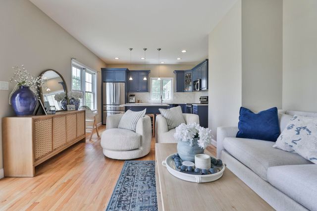 72 Mountain Village Road, Windham, NH 03087