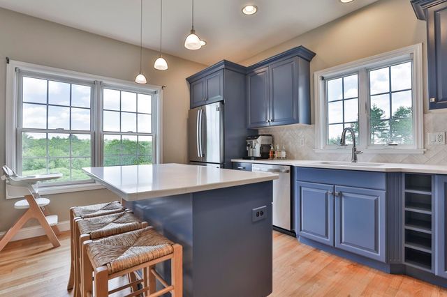 72 Mountain Village Road, Windham, NH 03087