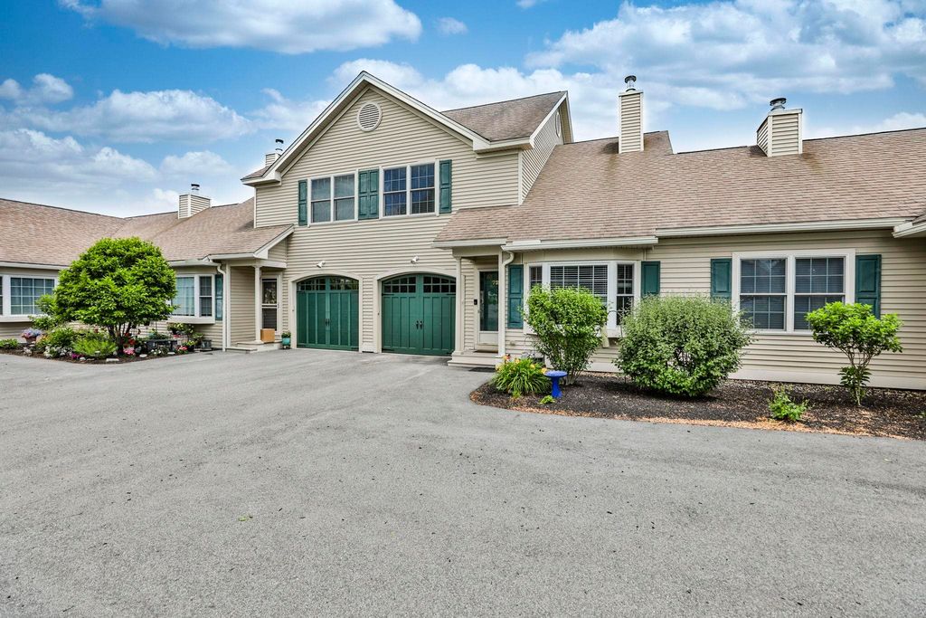 72 Mountain Village Road, Windham, NH 03087