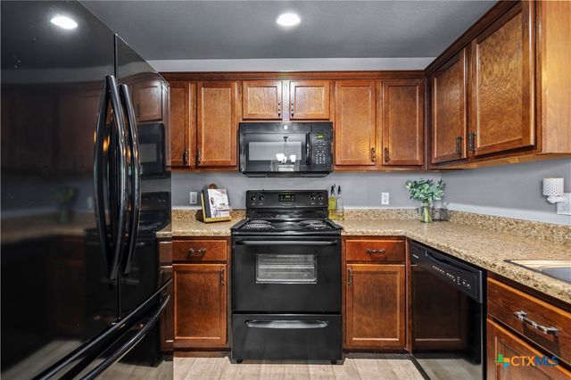 2212 Stoneham, Temple, TX 76504