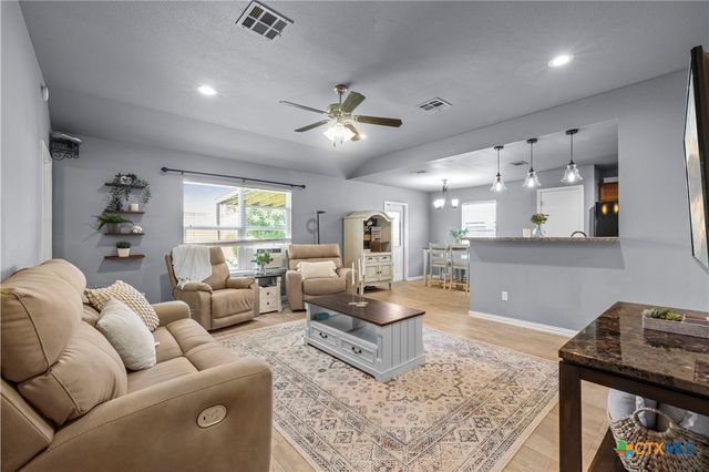 2212 Stoneham, Temple, TX 76504