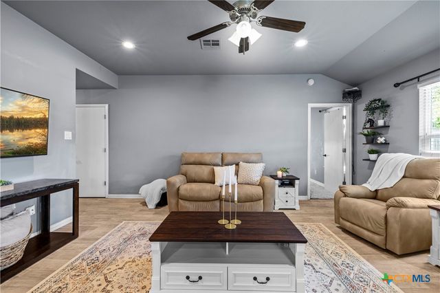 2212 Stoneham, Temple, TX 76504