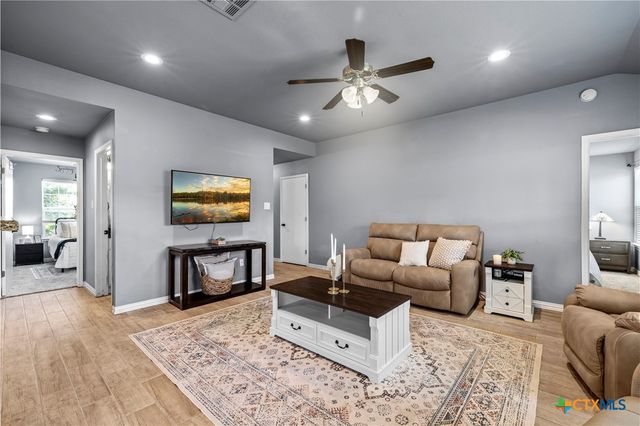 2212 Stoneham, Temple, TX 76504
