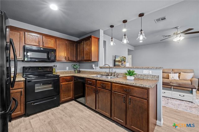 2212 Stoneham, Temple, TX 76504