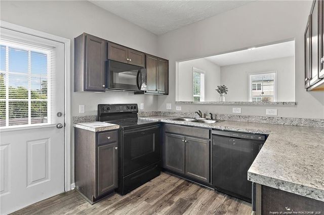 215 Old Wilmington Road, Fayetteville, NC 28301