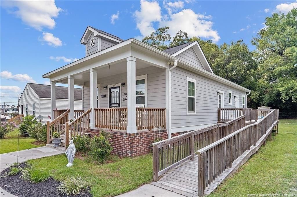 215 Old Wilmington Road, Fayetteville, NC 28301