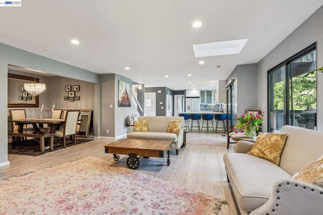 44 Hagen Oaks Ct, Alamo, CA 94507