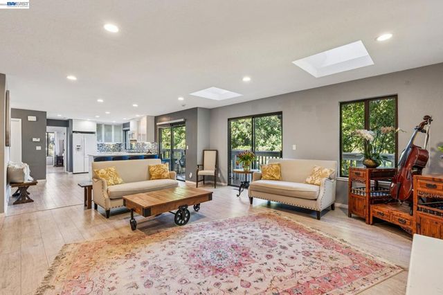 44 Hagen Oaks Ct, Alamo, CA 94507