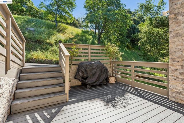 44 Hagen Oaks Ct, Alamo, CA 94507