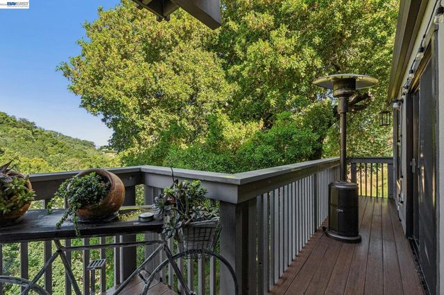 44 Hagen Oaks Ct, Alamo, CA 94507