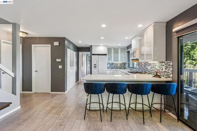 44 Hagen Oaks Ct, Alamo, CA 94507