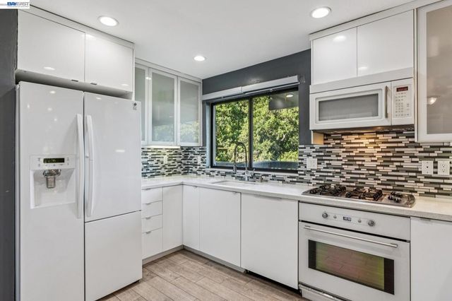 44 Hagen Oaks Ct, Alamo, CA 94507