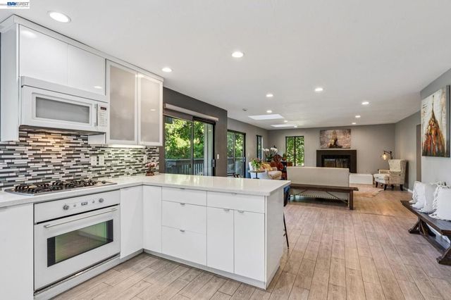 44 Hagen Oaks Ct, Alamo, CA 94507