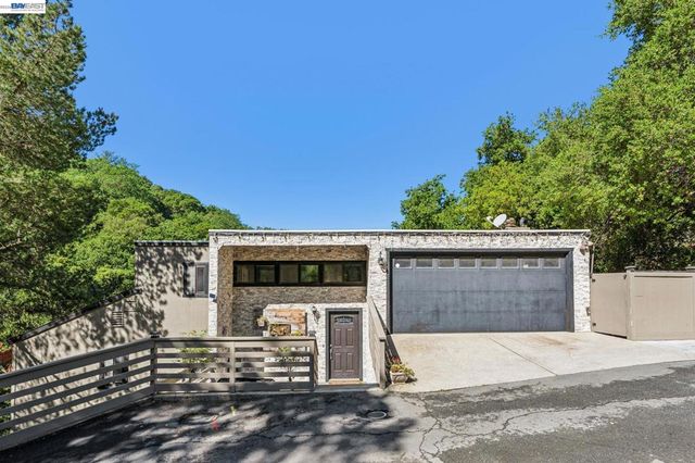 44 Hagen Oaks Ct, Alamo, CA 94507