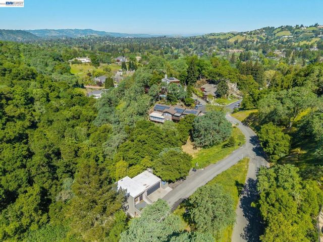 44 Hagen Oaks Ct, Alamo, CA 94507