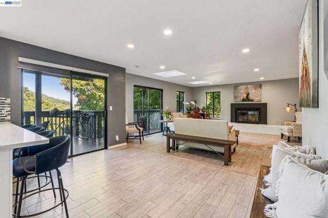 44 Hagen Oaks Ct, Alamo, CA 94507