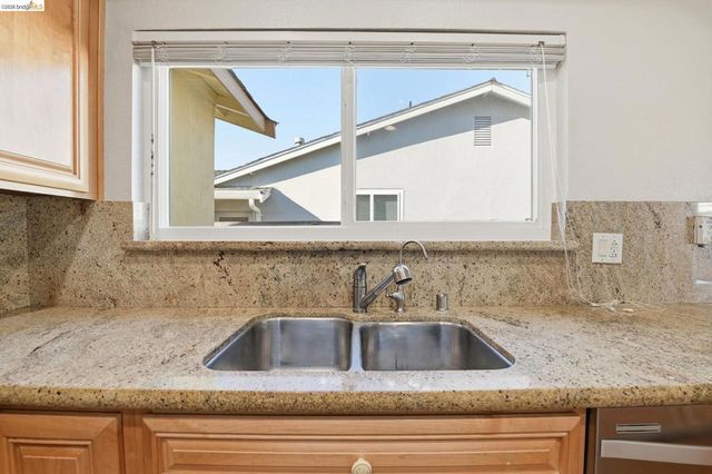 2866 Coleman Pl, Fremont, CA 94555