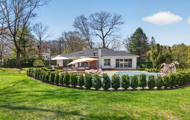 161 Yukon Drive, Woodbury, NY 11797
