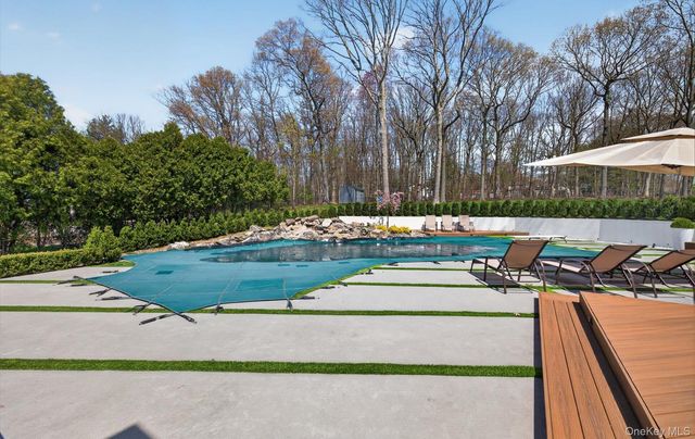 161 Yukon Drive, Woodbury, NY 11797