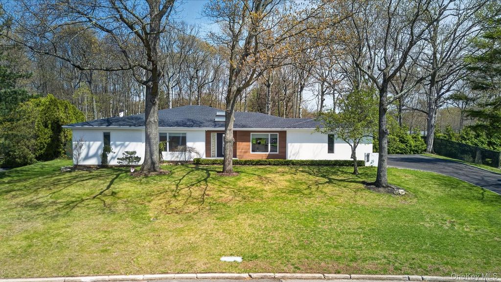 161 Yukon Drive, Woodbury, NY 11797