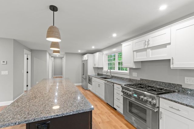 174 Brentwood Road, Exeter, NH 03833