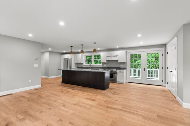 174 Brentwood Road, Exeter, NH 03833
