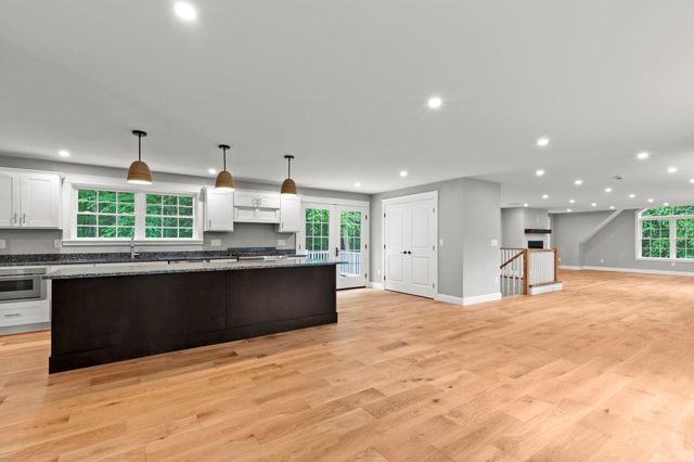 174 Brentwood Road, Exeter, NH 03833