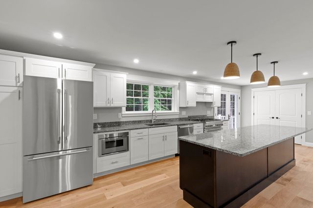 174 Brentwood Road, Exeter, NH 03833