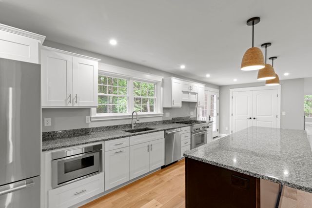 174 Brentwood Road, Exeter, NH 03833