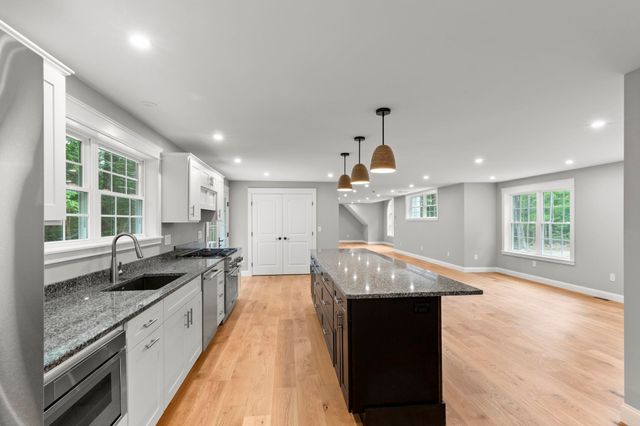 174 Brentwood Road, Exeter, NH 03833